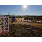 Los accesos al puente han quedado cortados incluso para los peatones.