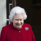 La reina de Inglaterra cita a a "cúpula" de la monarquía británica para decidir el futuro de Enrique y Meghan. BOGDAN MARAN