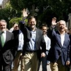 Mayor Oreja, Mariano Rajoy y Javier Arenas, en su visita a Córdoba