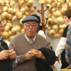 Imagen del mercado tradicional de Páramo el año pasado, con sus famosas cebollas al fondo.
