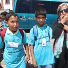 Los niños saharauis ayer a su llegada a Toral de los Vados. L. DE LA MATA
