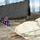 Visitantes disfrutan de las jornadas de puertas abiertas del décimo aniversario.