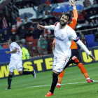 Iborra celebra su gol, el que supuso el 1-0 para el Sevilla.