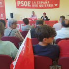 El candidato socialista acudió a la localidad de Villamoros. DL