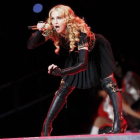 Madonna, durante su actuación en el intermedio de la Super Bowl.