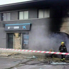 Aspecto de los daños que causó el incendio en Sotopalacios.