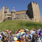 La Vuelta, en la imagen la del 2008, ha recalado ya varias veces en Ponferrada.