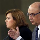 Montoro y Sáenz de Santamaría, en la rueda de prensa tras el Consejo de Ministros.