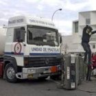 Decenas de leoneses que transitaban por la zona se pararon a contemplar el simulacro