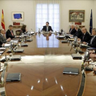 Reunión extraordinaria del Consejo de Ministros para presentar el recurso contra la declaración independentista ante el Tribunal Constitucional.