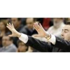 Aito García Reneses y Gustavo Aranzana gesticulan durante dos partidos de la ACB