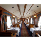 Interior de un tren turístico y vagón restaurante, similar al que se investiga en una de las causas abierta en el caso Rocket. ARCHIVO