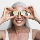 Despídete del pelo blanco: cubre tus canas con estos trucos