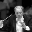 El director de orquesta Adrian Leaper