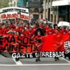 Dos mil personas se manifiestaron en la concentración que recorrió las calles de San Sebastián