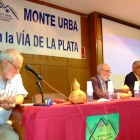 Socios de Monte Urba ayer durante la presentación.