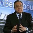 Florentino Pérez en una rueda de prensa en el Estadio Santiago Bernabéu