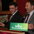 Enrique Martínez junto a Tomás Castro, presidente de Aletic