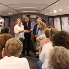Seco y Majo, durante su visita a los alumnos. DL