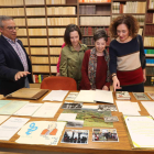 La alcaldesa y familiares de García Yebra, ayer. L. DE LA MATA