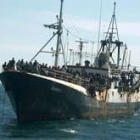 Los 372 pasajeros del «Marine I» llevan ya dos meses a bordo