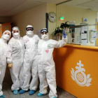 Parte del equipo Covid del Hospital San Juan de Dios, en plena pandemia entre los meses de marzo y abril. DL