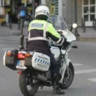 Una imagen de archivo de un Policía Municipal patrullando por una de las calles de la ciudad