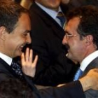 José Luis Rodríguez Zapatero saluda al presidente del Diario de León, José Luis Ulibarri