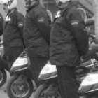 Efectivos de la policía de proximidad de la comisaría de Ponferrada, junto a sus motocicletas