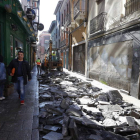 Las máquinas comenzar ayer a destrozar las losas. RAMIRO