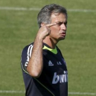 Jose Mourinho durante la suave sesión de recuperación que realizó tras el partido en Anoeta.
