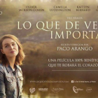 Cartel de 'Lo que la verdad importa', una película de Paco Arango.