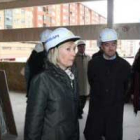 Amparo Valcarce visitó junto al alcalde de la ciudad y responsables de la constructora las obras, qu