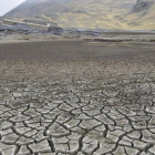 Vista de la reserva de agua de Ajuankota, que provee a La Paz, a un 1% de su capacidad por la peor sequía en 25 años, el 21 de noviembre pasado.