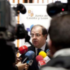 Juan Vicente Herrera, durante su visita ayer a Salamanca.