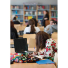 Una alumna estudia en la biblioteca de la Facultad de Educación de la Universidad de León. ARCHIVO