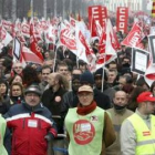 UGT y CC.OO. cifraron ayer en 35.000 personas las que se manifestaron en defensa del empleo