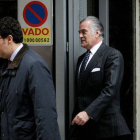 Luis Bárcenas y su abogado, este viernes, en la Audiencia Nacional.