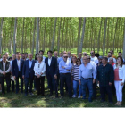 Imagen de los asistentes ayer en Toral de los Guzmanes a la jornada sobre el cultivo de chopo organizada por la plataforma +Chopo Sí. MEDINA