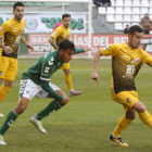 Menudo volvió a jugar en el centro del campo. LOF