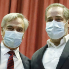 Fernández y Alfonso Suárez, en el relevo al frente del Hospital. MARCIANO PÉREZ