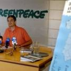 La responsable de Costas y el director de Campañas de Greenpeace durante la rueda de prensa