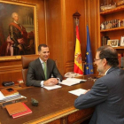 El Rey ​mantiene su primer despacho como Jefe del Estado con el presidente del Gobierno, Mariano Rajoy.