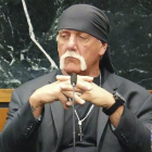 El luchador Hulk Hogan demandó a una web por difundir un vídeo donde se le ve practicando sexo con la esposa de un amigo.