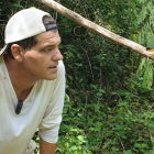 Frank Cuesta, en Tailandia junto a una serpiente. TWITTER