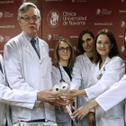Imagen del equipo médico de la clínica de Navarra. JESÚS DIGES
