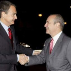 El presidente del Gobierno junto a Luis Fernández, presidente de RTVE