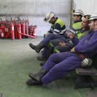 La paralización de las compras y el impago de las ayudas han obligado a la plantilla a parar.