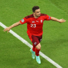 El suizo Xherdan Shaqiri celebra uno de sus dos goles. NAOMI BAKER