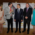 Las autoridades, antes de iniciar el acto de clausura de la iniciativa. SECUNDINO PÉREZ